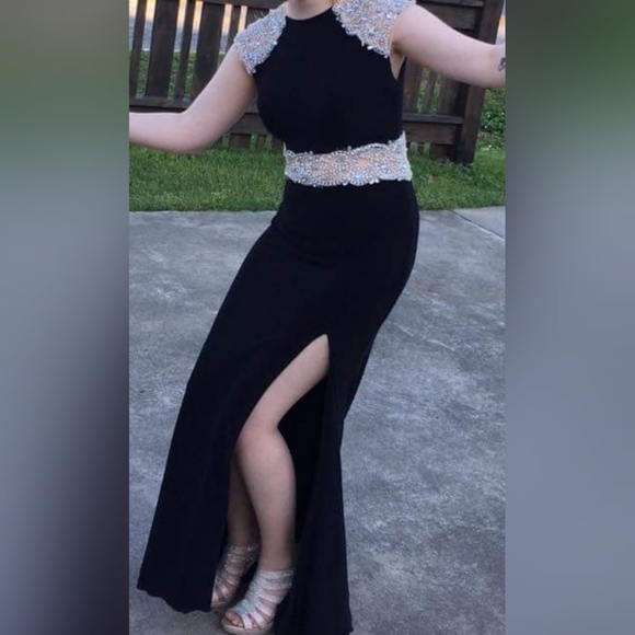 Size 4 Black Dress - Picture 3 of 3